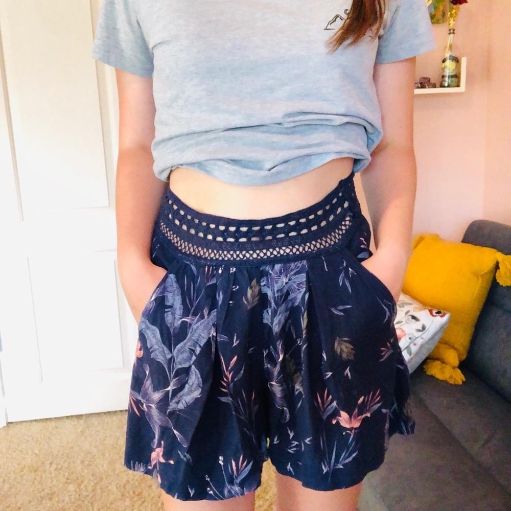 Foliage Shorts